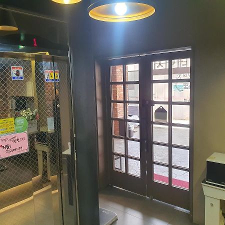 Hotel Daisy 首爾 外观 照片